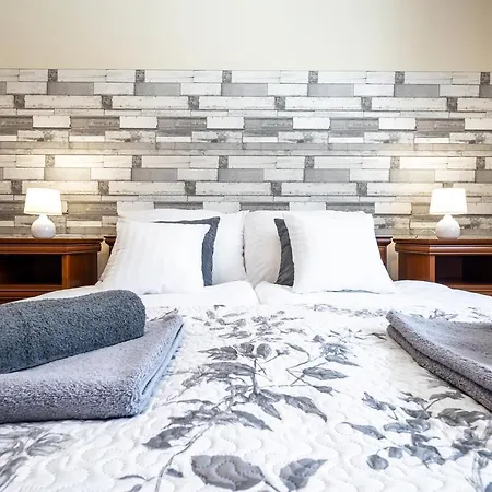 Rodzinny Apartament Z Garazem - Not For Ar-ab! Апартаменты