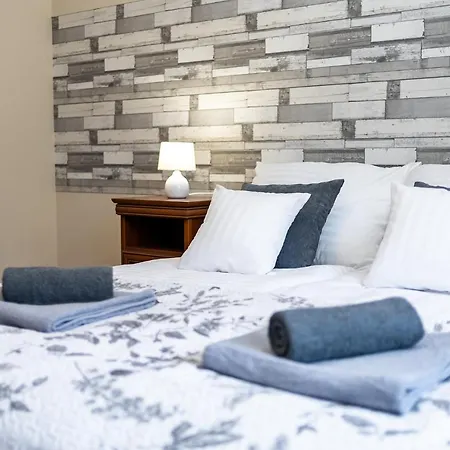 Rodzinny Apartament Z Garazem - Not For Ar-ab! Апартаменты *